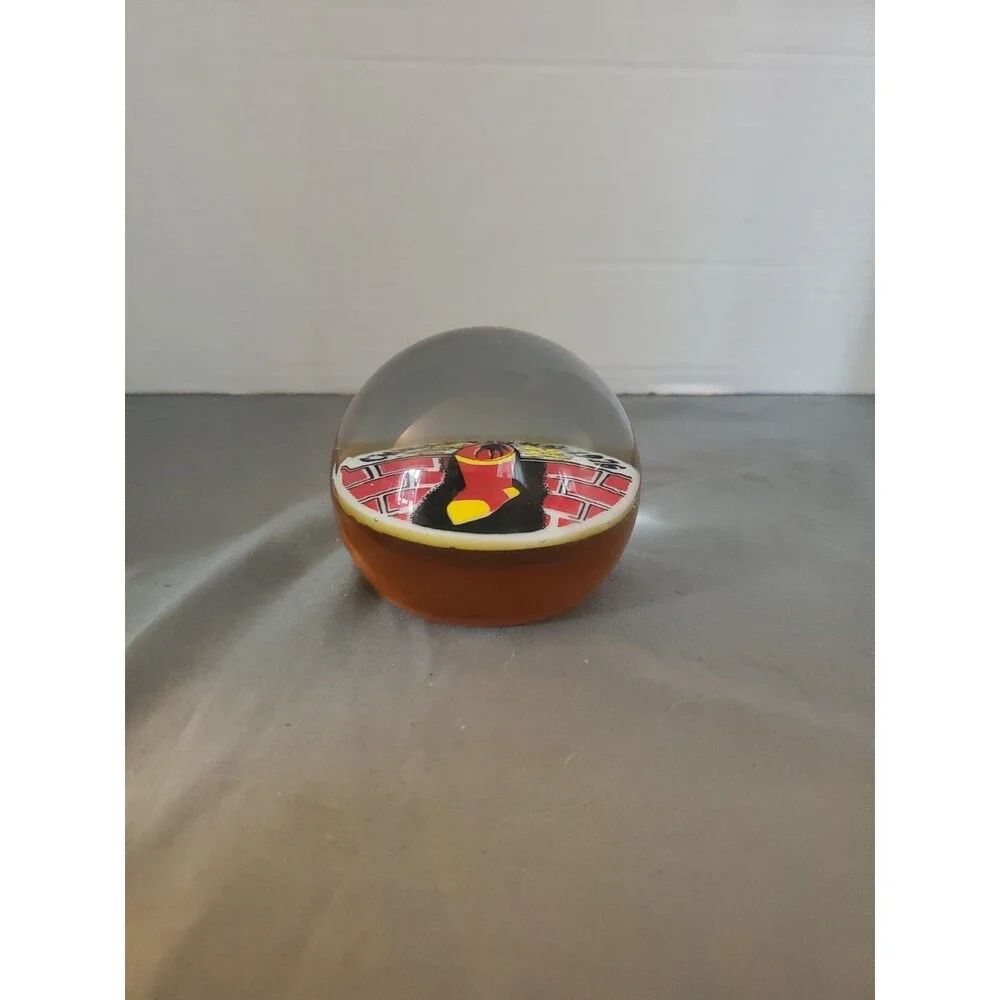 Wheaton Village Christmas 1976 Yellow Red & Stocking 1lb 11oz Glass Paperweight
